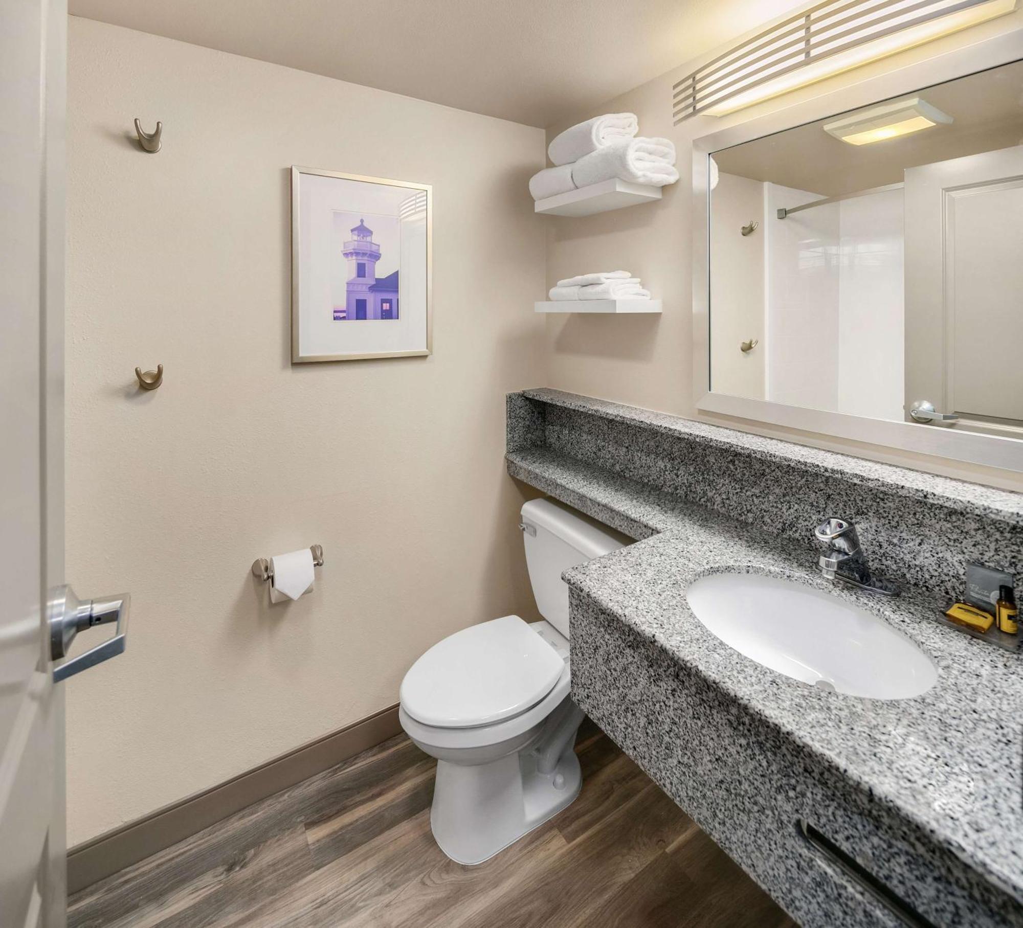 Executive Residency By Best Western Navigator Inn & Suites Everett Exterior foto